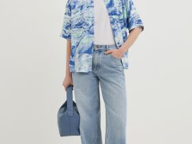 Блузка свободного силуэта с коротким рукавом