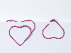 Скрепки фигурные Глобус сердечко L28 мм 12 шт., пластик. коробка, европодвес, розовая