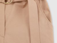 Брюки прямого силуэта с карманами и поясом