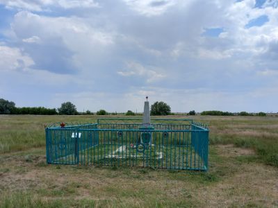 Братская могила советских воинов, погибших в период Сталинградской битвы