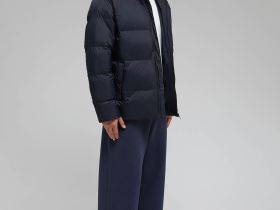 Стеганая куртка с капюшоном