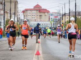 В Якутске стартовал чемпионат России по бегу на 100 км