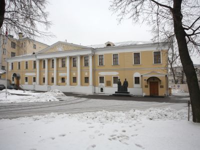 Дом c палатами