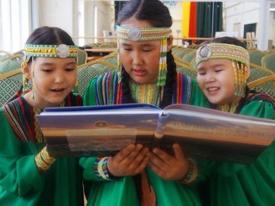 При поддержке «Таас-Юрях Нефтегазодобычи» издана памятная книга об истории якутского села