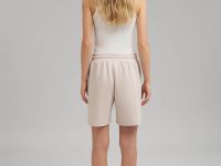 Свободные шорты с эластичным поясом