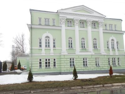 Дом, где в 1915 году родился композитор Г.В.Свиридов