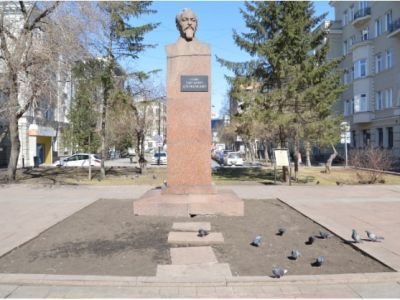 Памятник революционеру-большевику Ф.Э. Дзержинскому