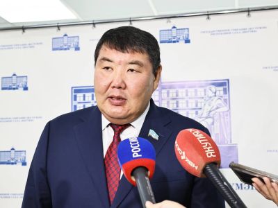 Алексей Еремеев рассказал об итогах слушаний по проекту закона о местном самоуправлении / Дьулустаан Сергеев   