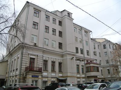 Дом, в котором с 1864 г. жил и в 1869 г. умер Одоевский Владимир Федорович. Здесь у него бывали: И.С.Тургенев, Л.Н.Толстой и П.И.Чайковский