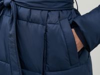 Стеганое утепленное пальто с поясом