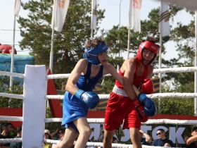 Мастер-классы и бои провели в Международный день бокса в Якутске