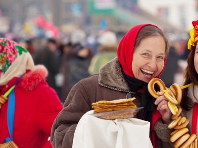 Почему на Масленицу пекут блины?