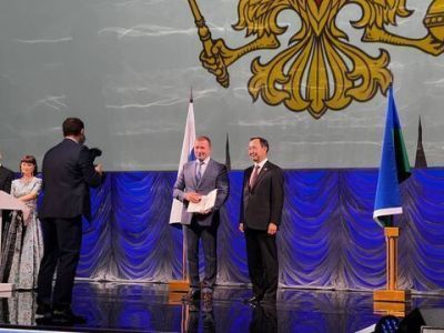 Глава Якутии встретился с директором компании «Сургутнефтегаз»