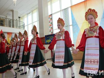 В Якутске прошел детский театрализованный концерт «Волшебный дружбоскоп»