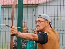 Спортсмены из Вилюйского района победили в командном первенстве по стрельбе из традиционного лука