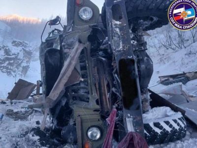 Водитель погиб в результате падения в обрыв автомобиля «Урал» в Томпонском районе