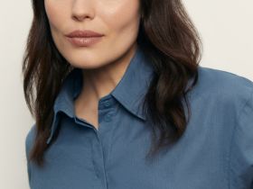 Блузка из хлопка и льна с завязками на поясе