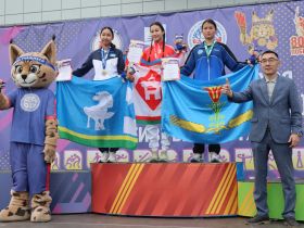 На Спартакиаде учащихся в Якутске наградили легкоатлетов и волейболистов