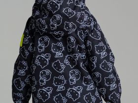 Куртка текстильная с полиуретановым покрытием для девочек (ветровка)