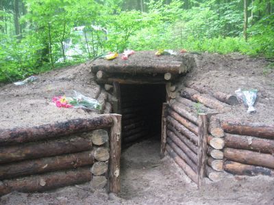 Партизанский заповедник - землянка партизанской бригады "Смерть немецким оккупантам"