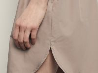 Платье с коротким рукавом и поясом