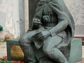 Центральный Дом журналиста. Памятник военным корреспондентам