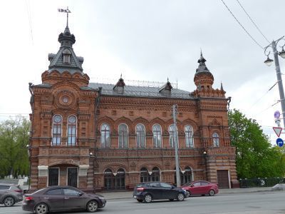 Здание, которое построено в 1907 году, использовалось под городскую Думу, сиротский суд, общество взаимного страхования