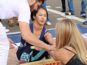 В Москве в честь Дня города проведен турнир по мас-рестлингу. Фото