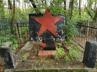 Место захоронения председателя Усмертского волисполкома Королькова К.П. и красноармейца Блажнова А.С., погибших в 1919 г.