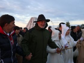 В Якутске на Ысыахе Туймаады состоялся обряд встречи солнца