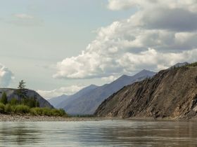 Река Индигирка. Через Ущелье Восторга и Восхищения! Маршрут: п.Усть-Нера - с.Хонуу