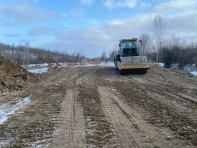 На автодороге «Амга» в Якутии дорожники устраивают земполотно под асфальтирование