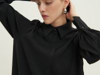 Платье в рубчик с отложным воротником