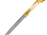 Подарочный нож Олень. Коллекция «Скифы», дамасская сталь с никелем, рукоять моржовый клык, гранат