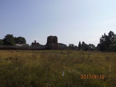 Стена и башни монастыря