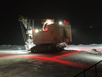 «Якутуголь» оборудовал горную технику световой системой безопасности