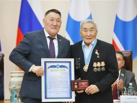 В Якутии отметили 80-летие Героя Труда России Михаила Готовцева