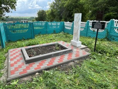 Братская могила 7 советских воинов