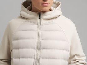 Стеганая куртка с наполнителем из натурального пуха