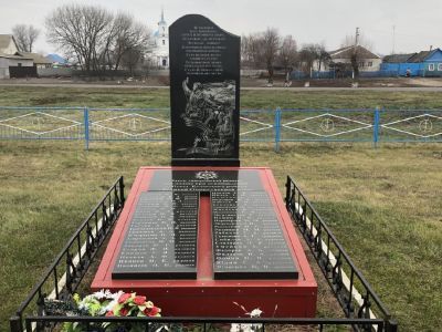 Братская могила 6 советских воинов