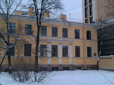 Флигель западный