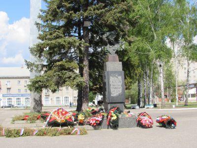 Памятник Герою Советского Союза - Гастелло Николаю Францевичу