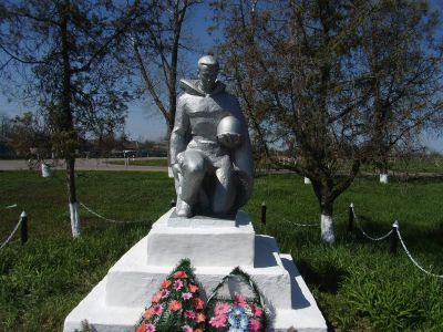 Памятник воинам, освободившим хутор от фашистских оккупантов