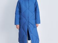 Пуховое пальто с воротником-стойкой и капюшоном