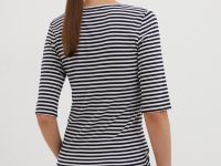 Блузка с округлым вырезом в полоску