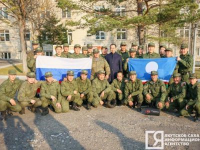 Айсен Николаев встретился в Приморском крае с мобилизованными якутянами