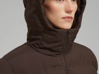 Утепленное пальто с капюшоном