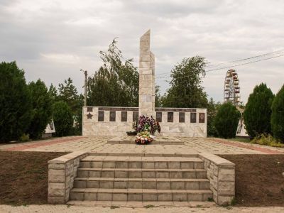 Братская могила участников гражданской войны и восстановления народного хозяйства