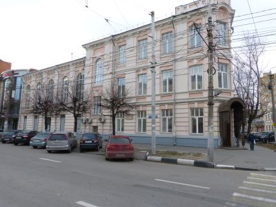 Здание бывшего реального училища, где в октябре-ноябре 1919 г. находился Военсовет Тульского Укрепленного района, являвшийся высшей гражданской и военной властью в губернии во время борьбы с Деникиным