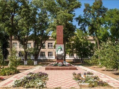 Братская могила советских воинов, погибших в период Сталинградской битвы